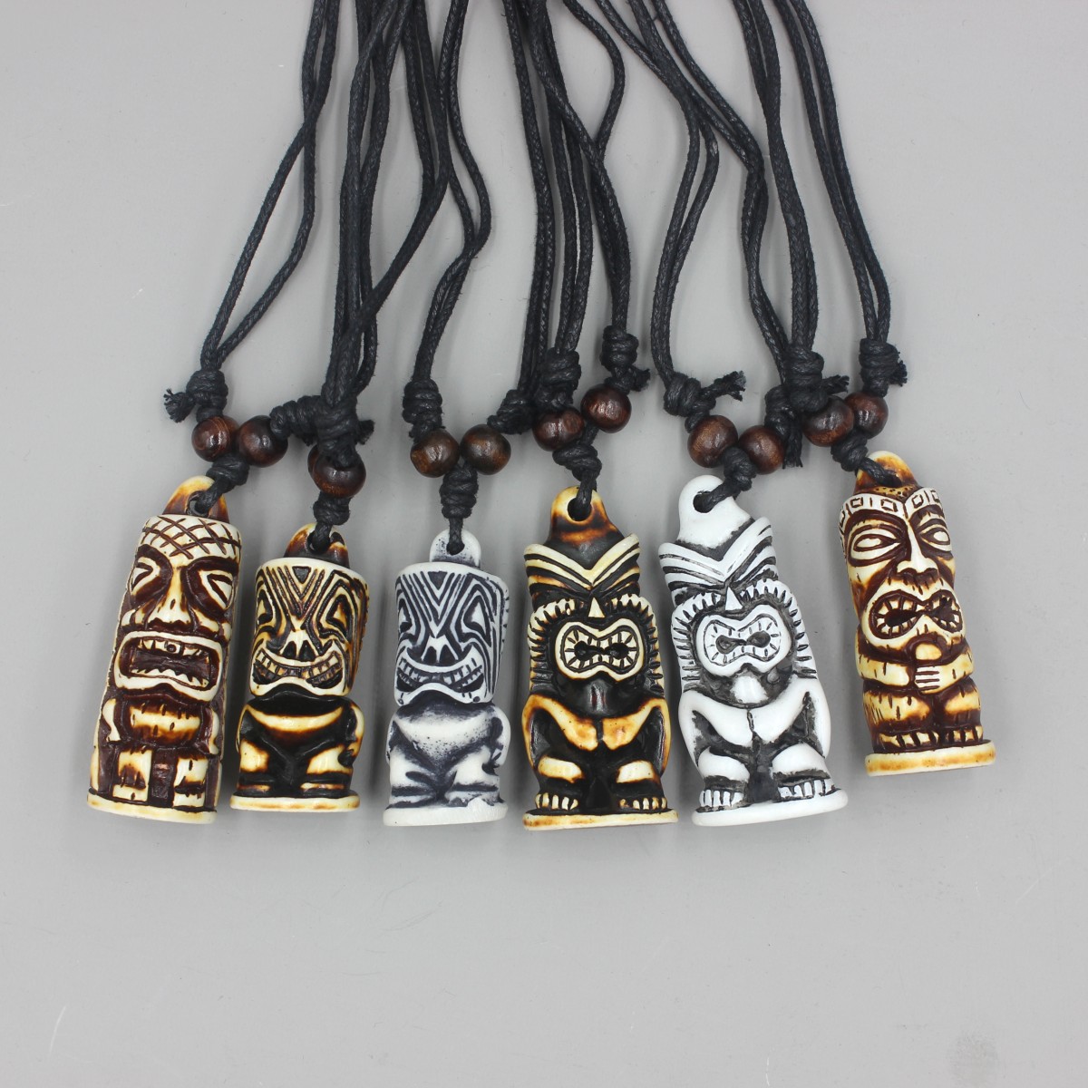 Collares de tótem de Tiki Hawa - Vintage Fashion Nz reseña y precio